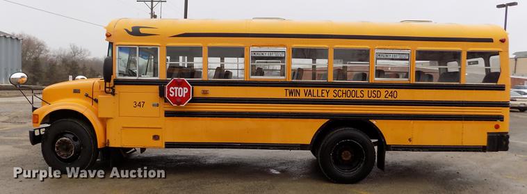 image for item DY9208 2004 International 3800 school bus