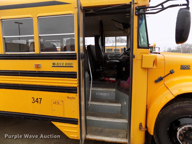 image for item DY9208 2004 International 3800 school bus