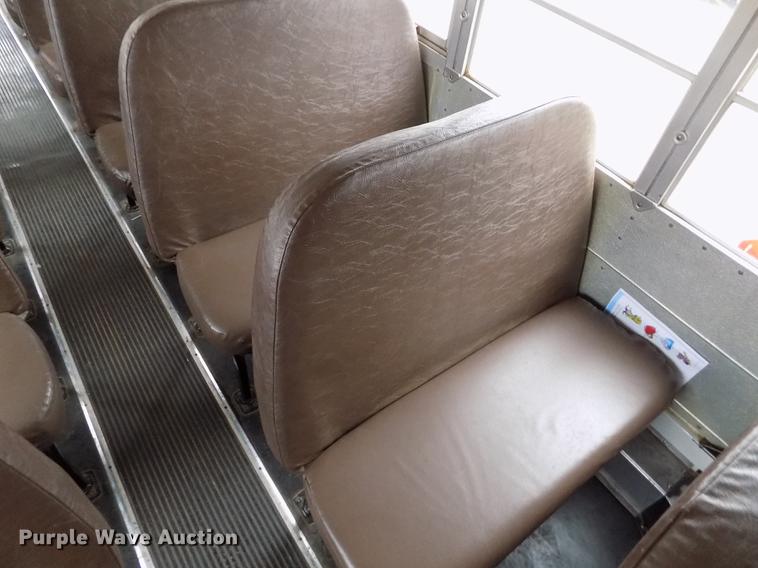 image for item DY9208 2004 International 3800 school bus