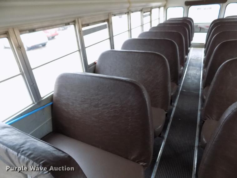 image for item DY9208 2004 International 3800 school bus