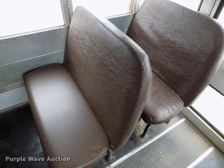 image for item DY9208 2004 International 3800 school bus