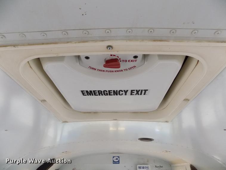 image for item DY9208 2004 International 3800 school bus