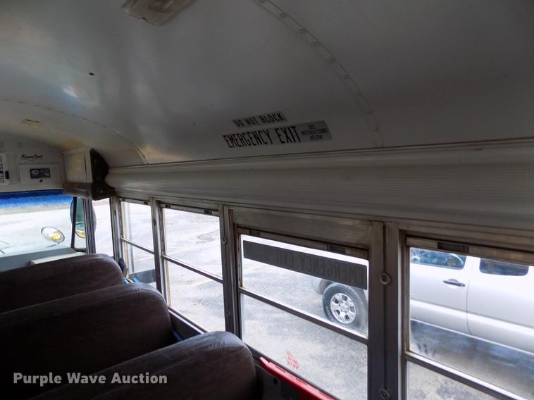 image for item DY9208 2004 International 3800 school bus