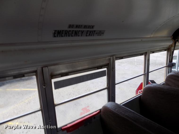 image for item DY9208 2004 International 3800 school bus