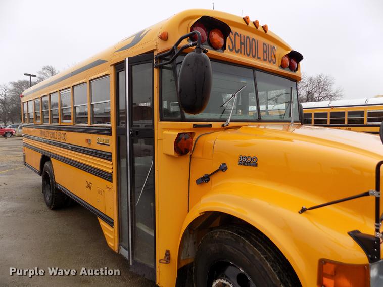 image for item DY9208 2004 International 3800 school bus