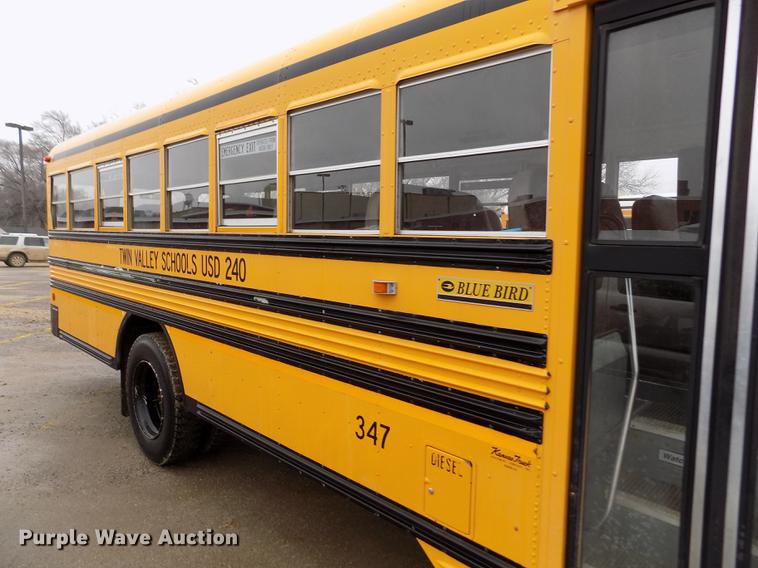 image for item DY9208 2004 International 3800 school bus
