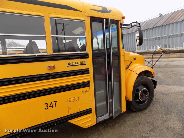 image for item DY9208 2004 International 3800 school bus