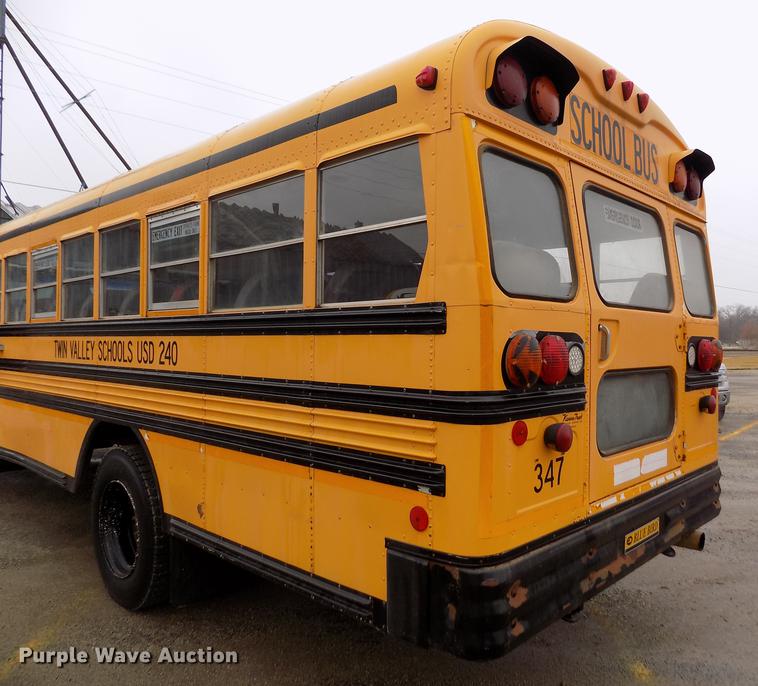 image for item DY9208 2004 International 3800 school bus