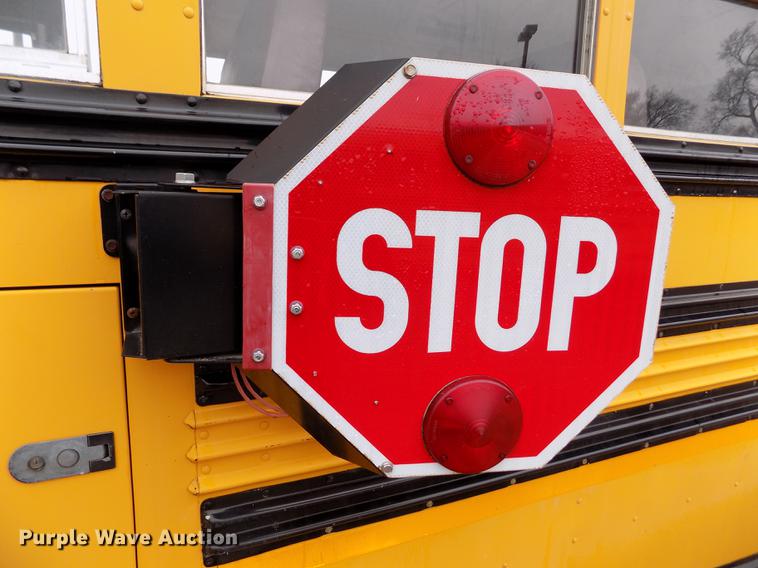 image for item DY9208 2004 International 3800 school bus