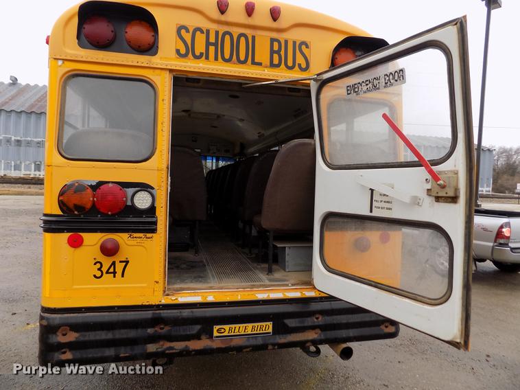 image for item DY9208 2004 International 3800 school bus