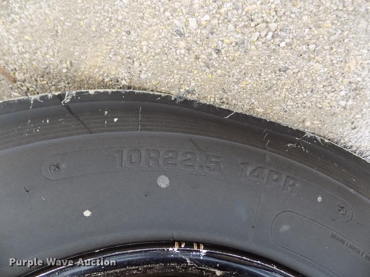 image for item DY9208 2004 International 3800 school bus