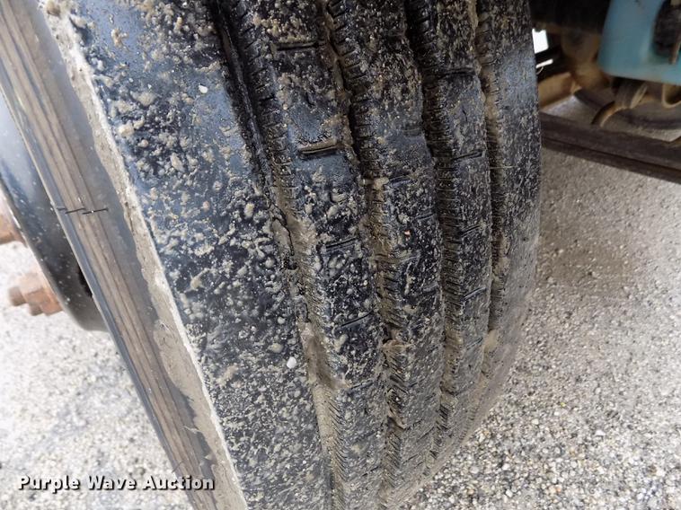 image for item DY9208 2004 International 3800 school bus