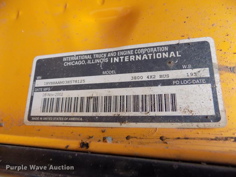 image for item DY9208 2004 International 3800 school bus