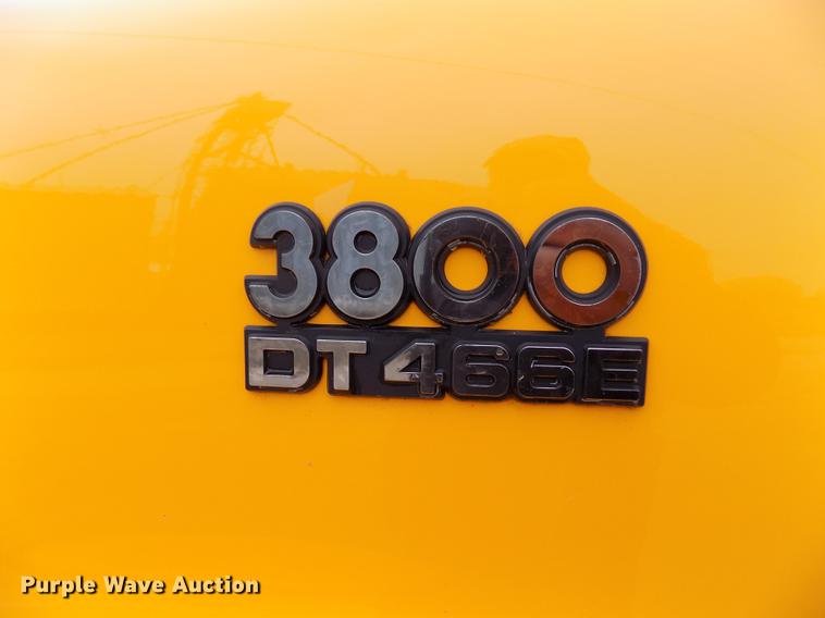 image for item DY9208 2004 International 3800 school bus