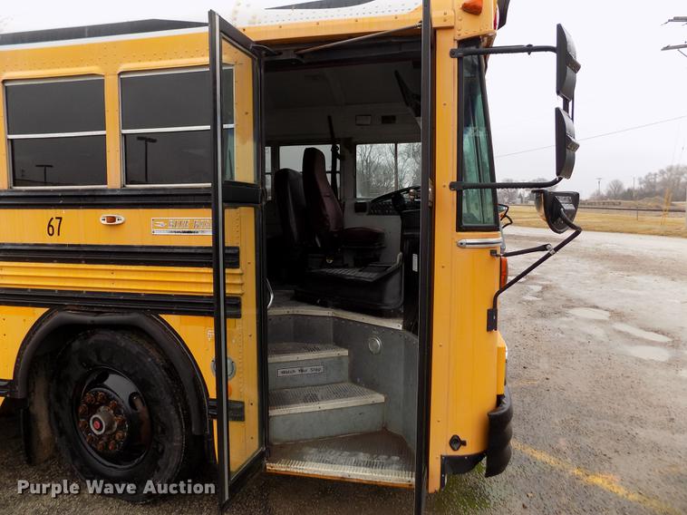 image for item DY9209 2000 Blue Bird TC2000 school bus
