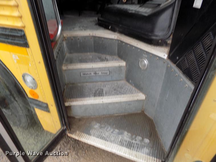 image for item DY9209 2000 Blue Bird TC2000 school bus