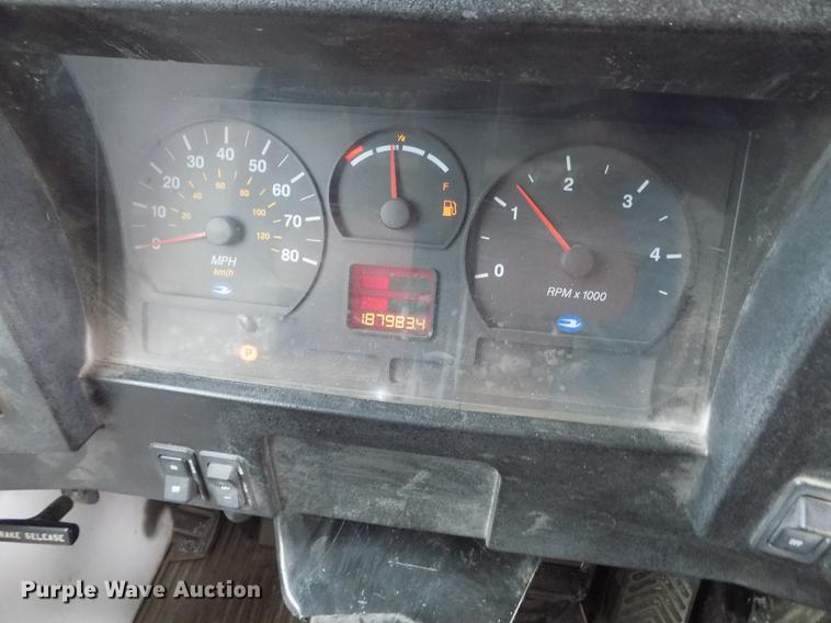 image for item DY9209 2000 Blue Bird TC2000 school bus