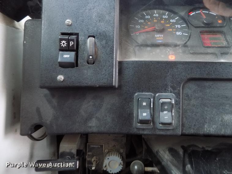 image for item DY9209 2000 Blue Bird TC2000 school bus