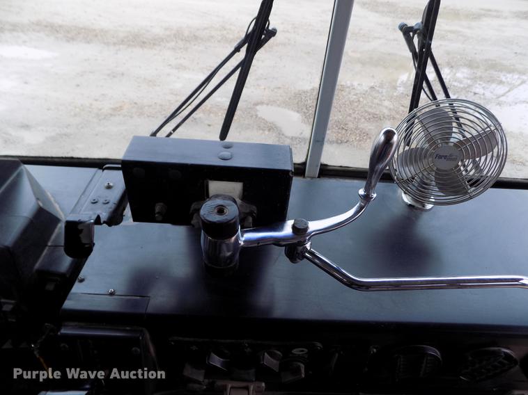 image for item DY9209 2000 Blue Bird TC2000 school bus