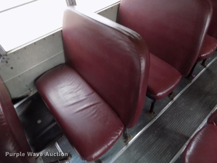 image for item DY9209 2000 Blue Bird TC2000 school bus