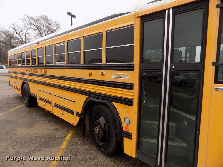 image for item DY9209 2000 Blue Bird TC2000 school bus
