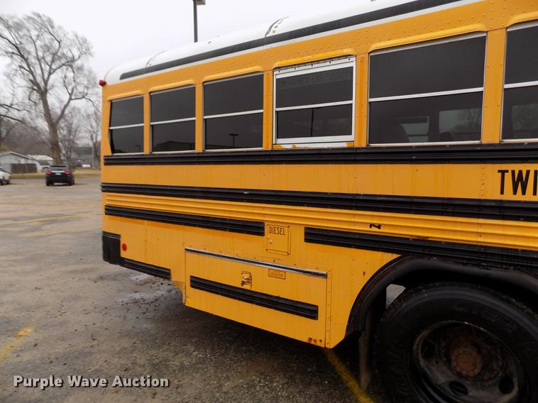 image for item DY9209 2000 Blue Bird TC2000 school bus