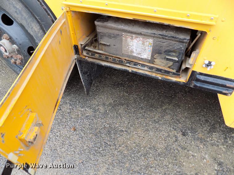 image for item DY9209 2000 Blue Bird TC2000 school bus