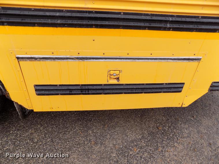 image for item DY9209 2000 Blue Bird TC2000 school bus