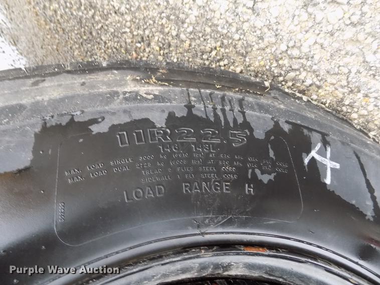 image for item DY9209 2000 Blue Bird TC2000 school bus