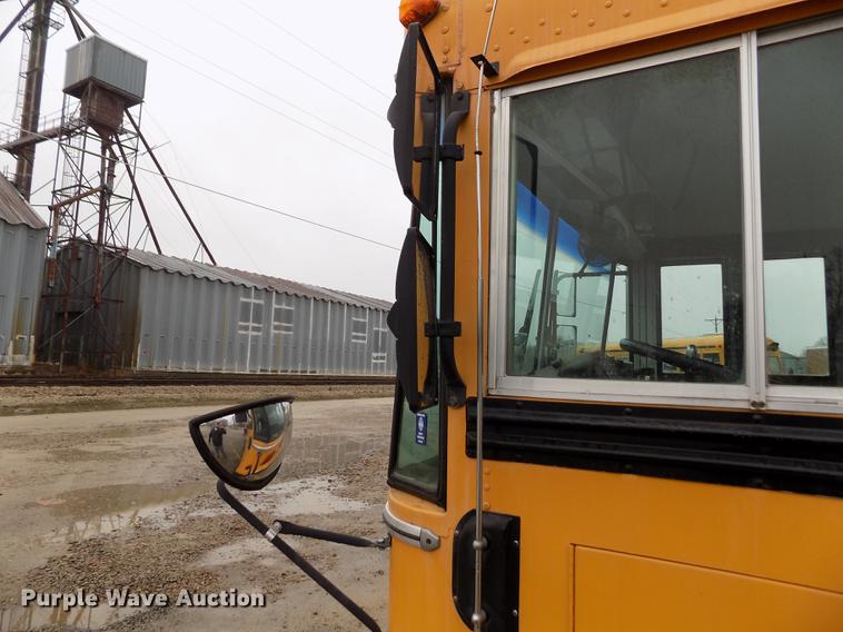 image for item DY9209 2000 Blue Bird TC2000 school bus