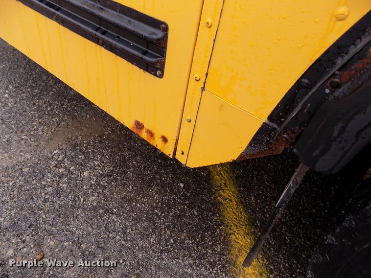 image for item DY9209 2000 Blue Bird TC2000 school bus