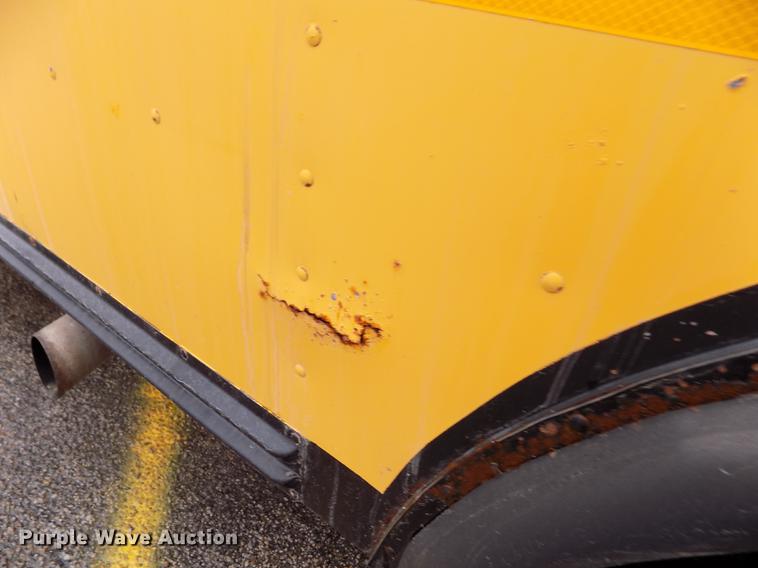 image for item DY9209 2000 Blue Bird TC2000 school bus