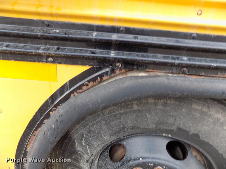 image for item DY9209 2000 Blue Bird TC2000 school bus