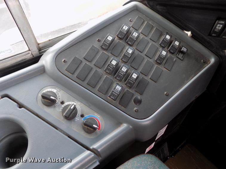 image for item DY9213 2006 International CE200 schoolbus