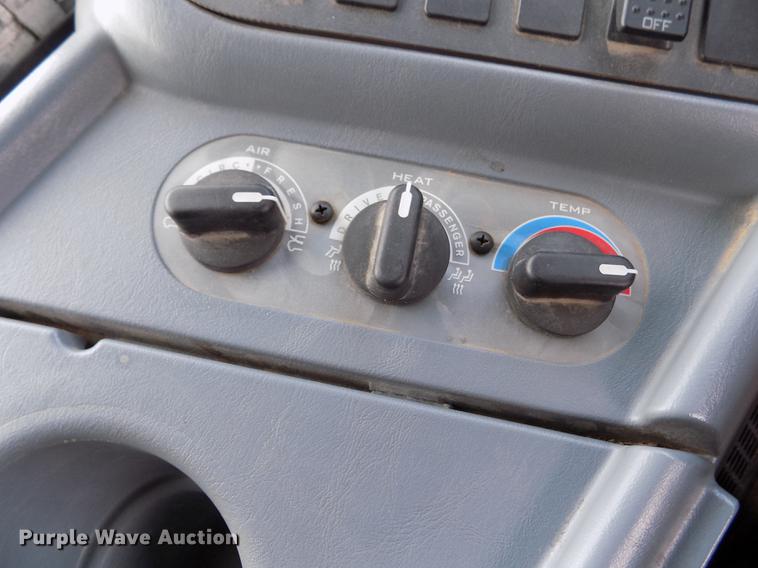 image for item DY9213 2006 International CE200 schoolbus