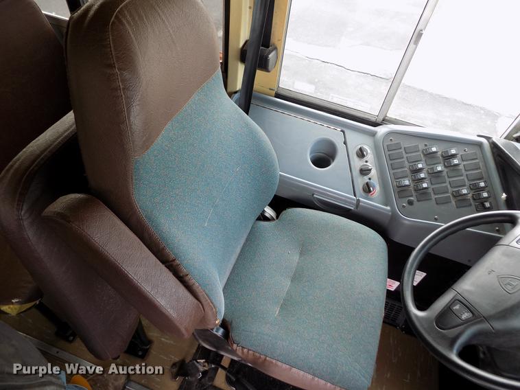 image for item DY9213 2006 International CE200 schoolbus
