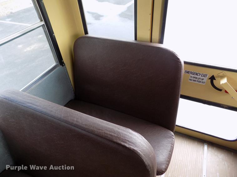 image for item DY9213 2006 International CE200 schoolbus