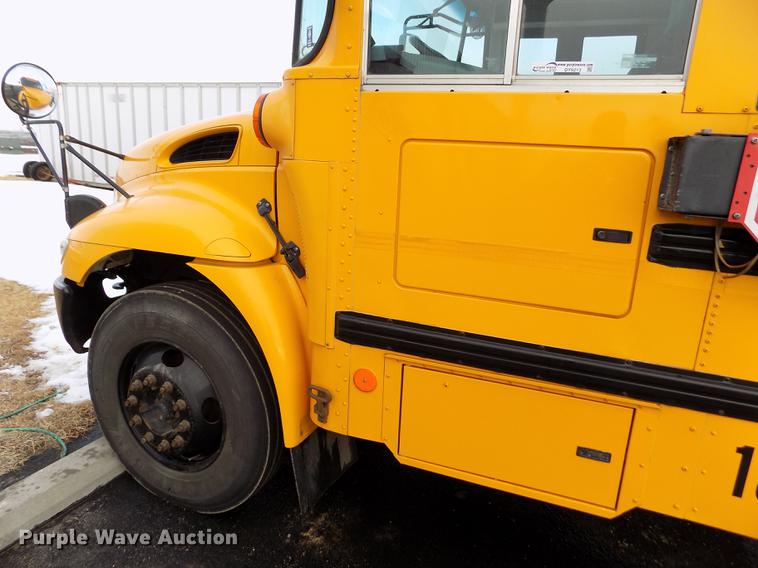 image for item DY9213 2006 International CE200 schoolbus