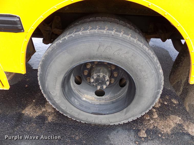 image for item DY9213 2006 International CE200 schoolbus