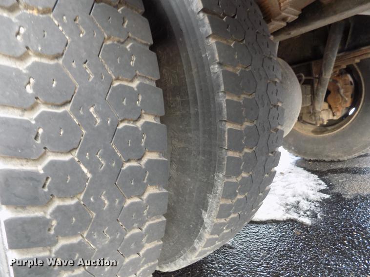 image for item DY9213 2006 International CE200 schoolbus