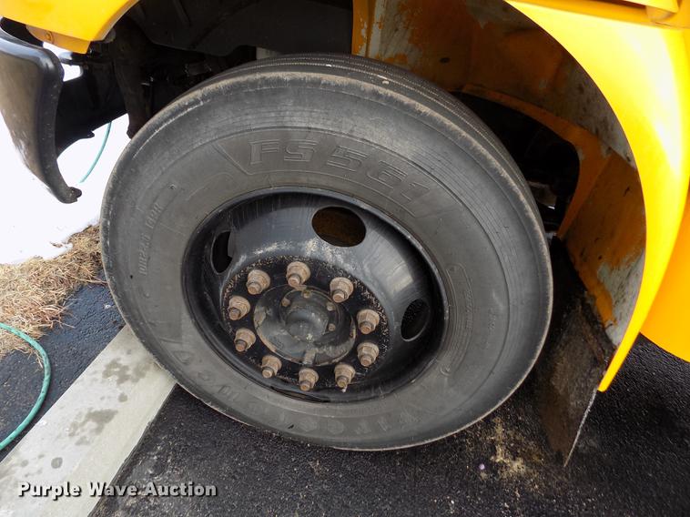 image for item DY9213 2006 International CE200 schoolbus