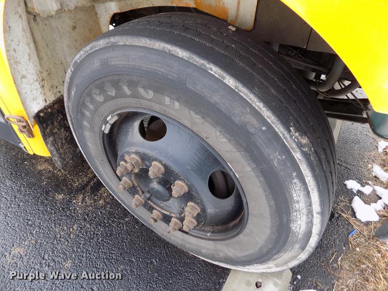 image for item DY9213 2006 International CE200 schoolbus