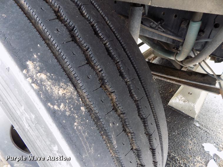 image for item DY9213 2006 International CE200 schoolbus