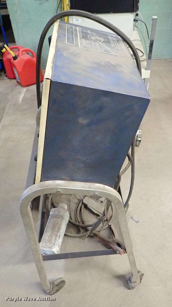 image for item EM9469 Napa battery analyzer