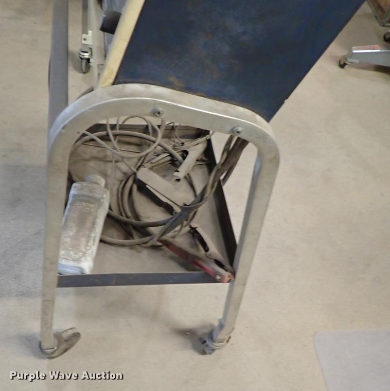 image for item EM9469 Napa battery analyzer