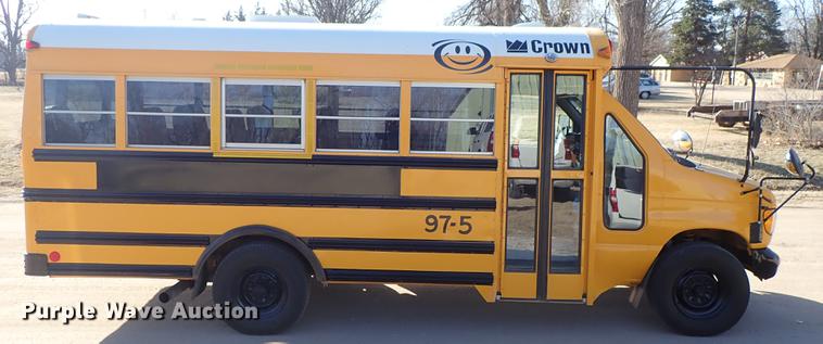 image for item EM9471 1997 Ford Econoline E350 Crown school bus