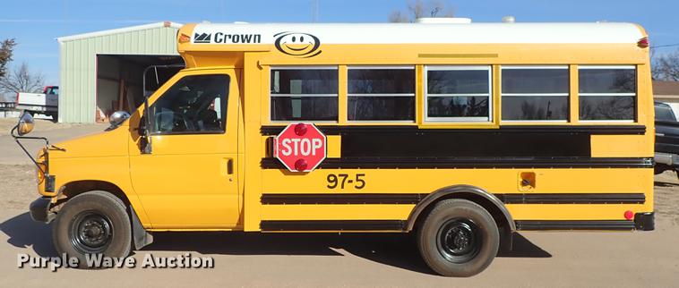 image for item EM9471 1997 Ford Econoline E350 Crown school bus