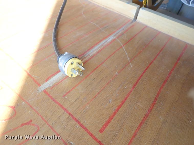 image for item EM9474 DeWalt 7770 radial arm saw