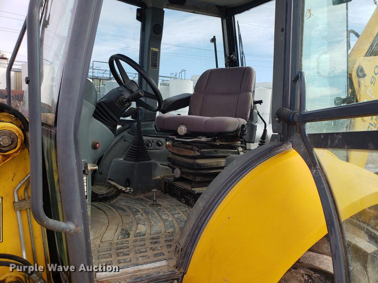 image for item EN9751 2001 New Holland LB90 backhoe