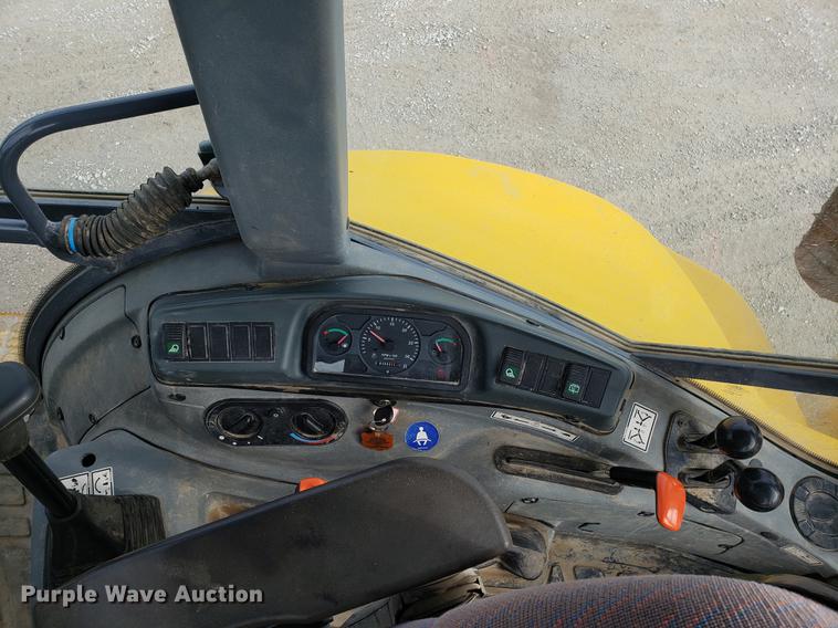 image for item EN9751 2001 New Holland LB90 backhoe